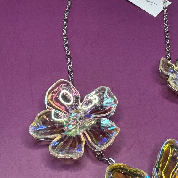 Betsey Johnson Flower Necklace. New! - Picture 3 of 6